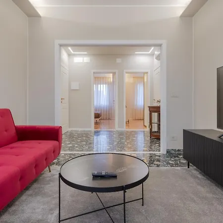 Elegant Executive Flat ,15 Min From Venice, Free Parking Apartment Marghera