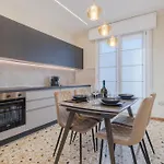Elegant Executive Flat ,15 Min From Venice, Free Parking *