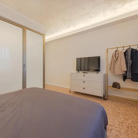 Elegant Executive Flat ,15 Min From Venice, Free Parking Marghera