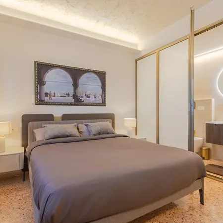 Elegant Executive Flat ,15 Min From Venice, Free Parking Διαμέρισμα