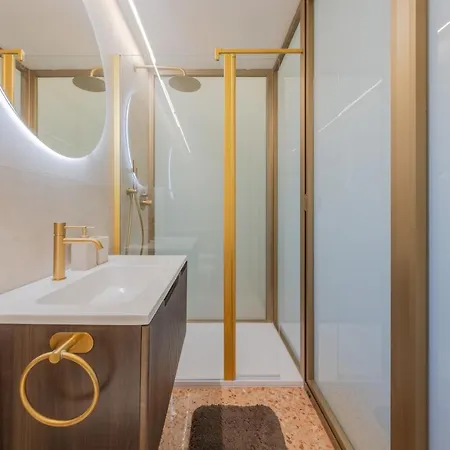 Elegant Executive Flat ,15 Min From Venice, Free Parking Μαργκέρα