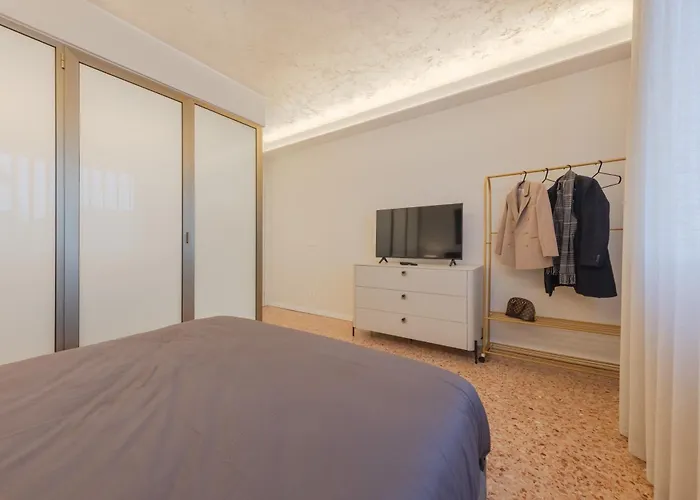 Elegant Executive Flat ,15 Min From Venice, Free Parking Marghera