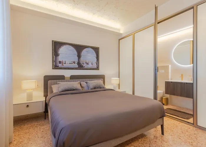 Elegant Executive Flat ,15 Min From Venice, Free Parking Apartman